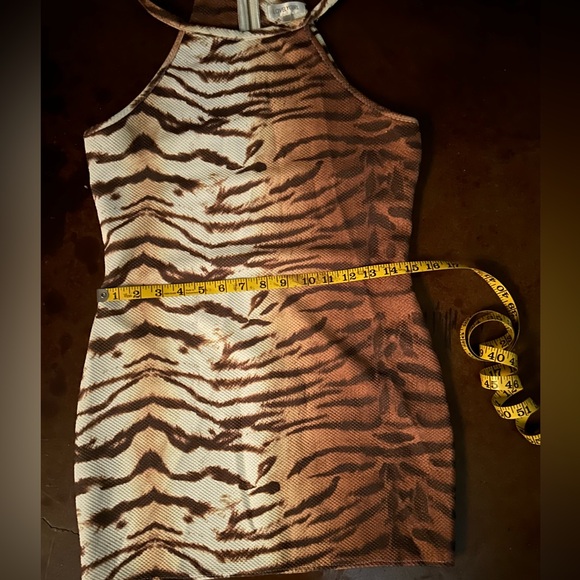 Tiger Print Fitted Dress - Picture 5 of 6